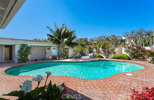 4521 Orrington Road, Corona del Mar CA: https://media.crmls.org/medias/96e2d9c4-6ec1-4f4a-8750-1ad48e3d7e0a.jpg