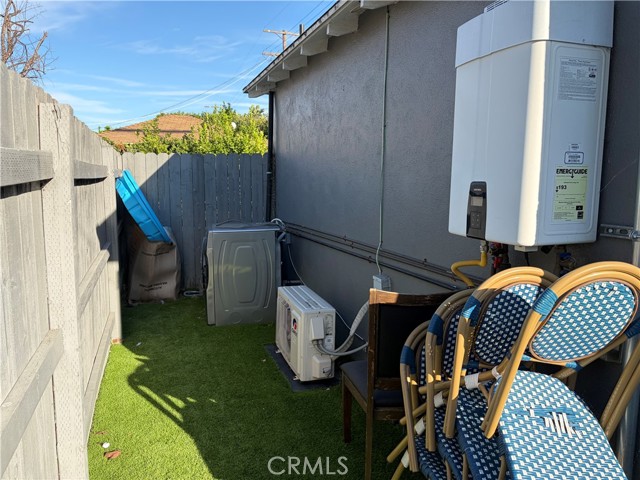 Detail Gallery Image 26 of 35 For 12610 Martha St #2,  Valley Village,  CA 91607 - 1 Beds | 1 Baths