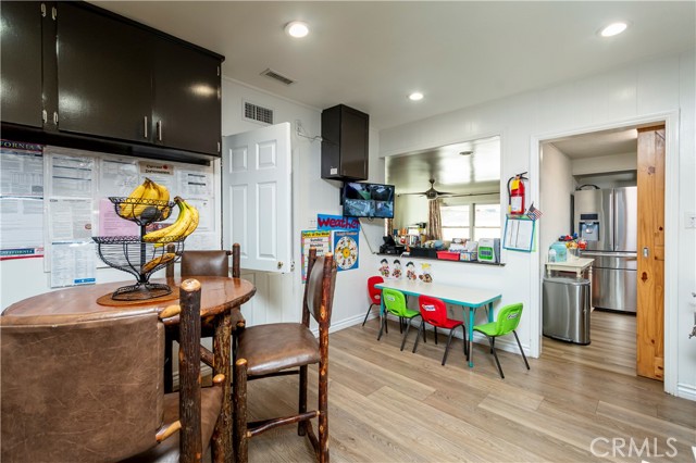 Detail Gallery Image 14 of 62 For 16040 Parthenia, North Hills,  CA 91343 - 2 Beds | 1/1 Baths