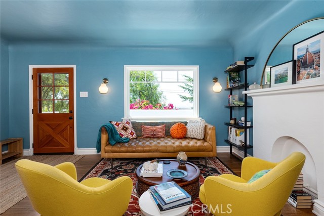 10522 Fernglen Avenue, Tujunga CA: https://media.crmls.org/medias/96e473df-1139-474f-95b9-21296d4d2181.jpg