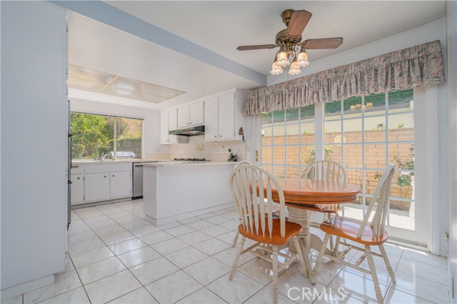 Detail Gallery Image 15 of 52 For 6050 Altmark Ave, Whittier,  CA 90601 - 4 Beds | 3 Baths