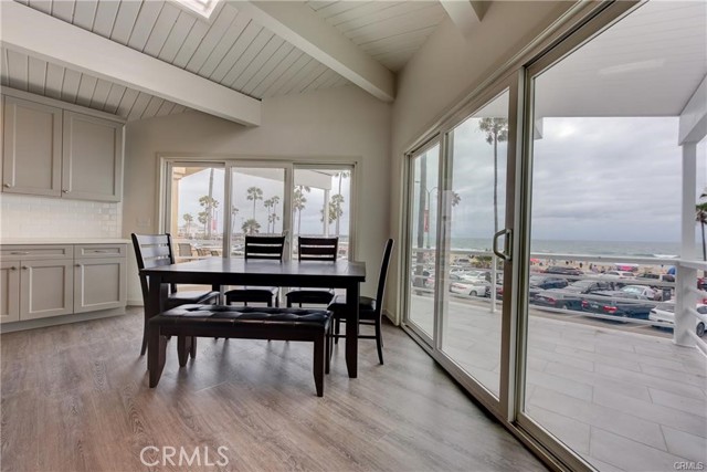 Detail Gallery Image 9 of 30 For 2206 W Oceanfront #B,  Newport Beach,  CA 92663 - 3 Beds | 2 Baths