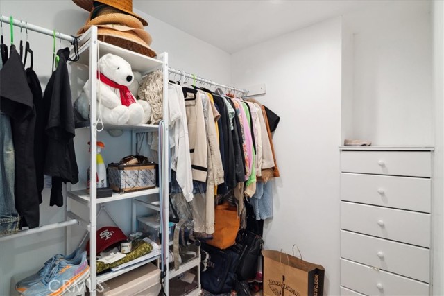 4836 W 134th Place, Hawthorne CA: https://media.crmls.org/medias/96e5f21b-df77-4c4d-b46c-dbd2dacbd2b9.jpg