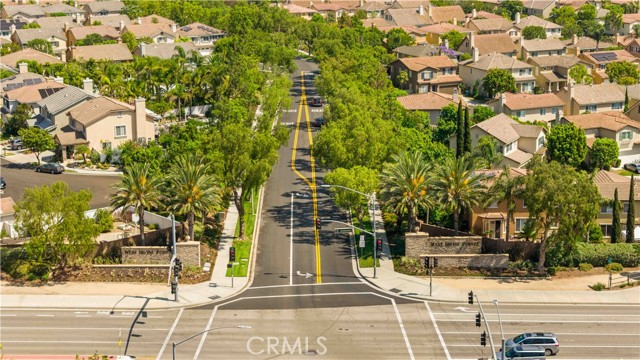 11 Asbury, Irvine CA: https://media.crmls.org/medias/96e662d9-833e-4c70-9478-05e905acf61e.jpg