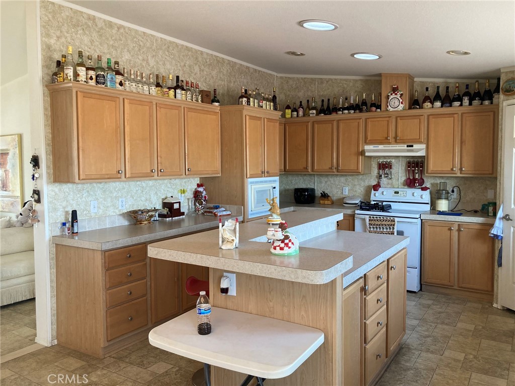 https://media.crmls.org/medias/96e72cdc-7090-488c-b78c-e7ccf97905bd.jpg?preset=X-Large