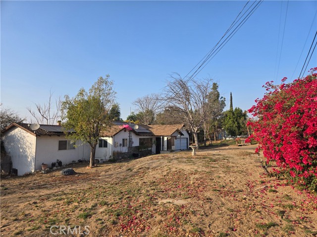 Detail Gallery Image 1 of 25 For 6363 Lucretia Ave, Jurupa Valley,  CA 91752 - 5 Beds | 2 Baths