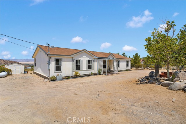 Detail Gallery Image 1 of 50 For 32252 Emerald Rd, Lucerne Valley,  CA 92356 - 4 Beds | 2 Baths