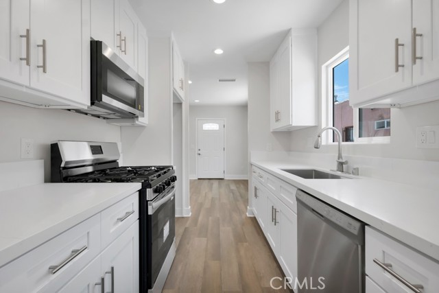 1234 W 89th Street, Los Angeles CA: https://media.crmls.org/medias/96e858b1-7661-451b-8cc4-68a02c5112a0.jpg