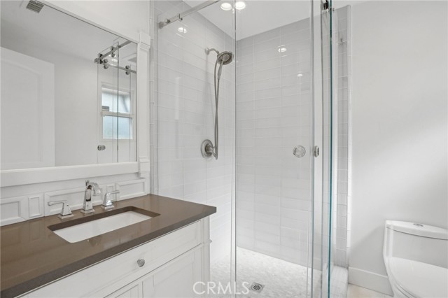 2501 N Poinsettia Avenue, Manhattan Beach CA: https://media.crmls.org/medias/96e863c6-0d13-483e-940e-55a88d556b77.jpg