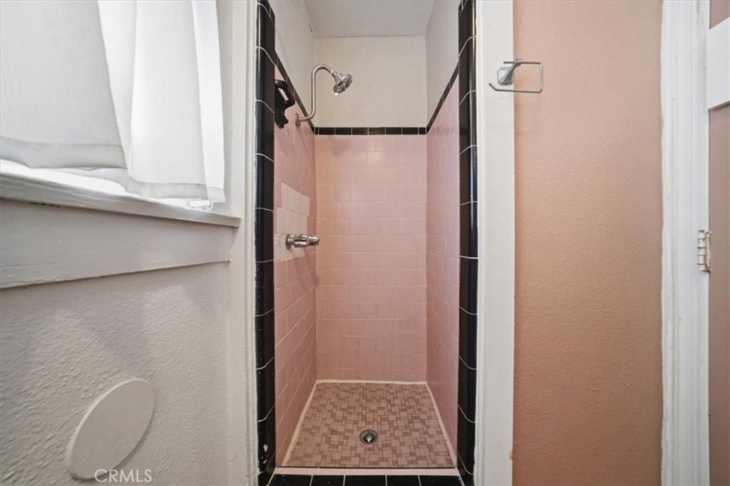 https://media.crmls.org/medias/96e89929-8be3-4004-8281-e6e7d21f8e3d.jpg?preset=X-Large