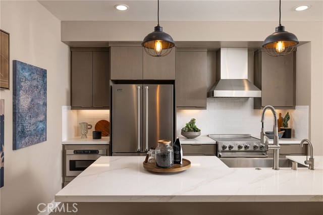 Detail Gallery Image 4 of 11 For 312 E Whittier Bld, La Habra,  CA 90631 - 3 Beds | 3/1 Baths