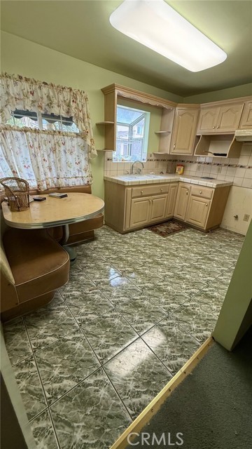 Detail Gallery Image 2 of 14 For 21117 Normandie, Torrance,  CA 90501 - 3 Beds | 1 Baths