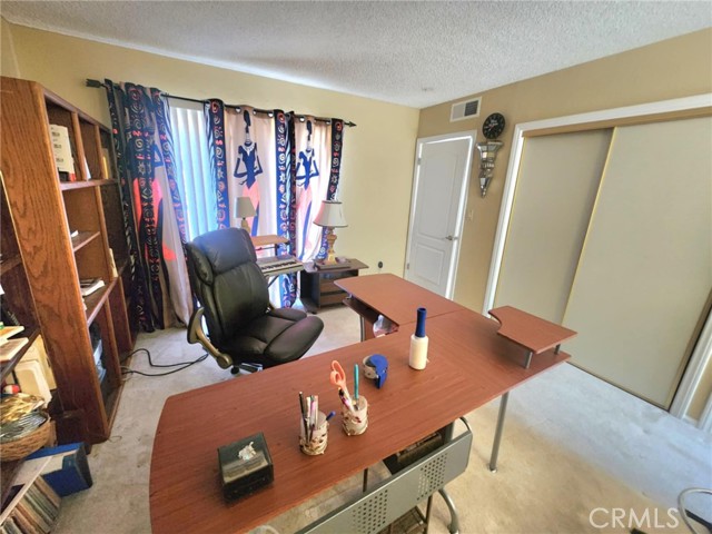 450 Fairway Drive, Palmdale CA: https://media.crmls.org/medias/96e9ac58-8740-48fe-8b8c-e6145ff172e6.jpg