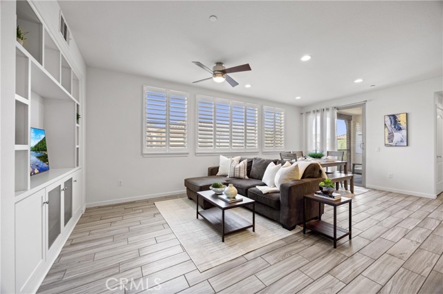Detail Gallery Image 6 of 20 For 405 Mallorca Ln, Brea,  CA 92823 - 2 Beds | 2 Baths
