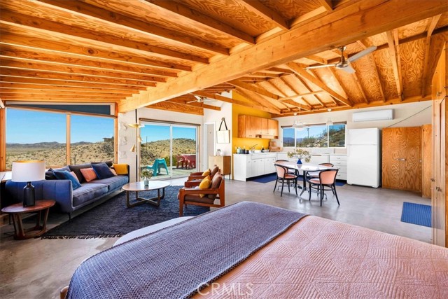 63465 Belmont Street, Joshua Tree CA: https://media.crmls.org/medias/96ea221e-e0cc-480f-935d-2d0bbc6e5af5.jpg