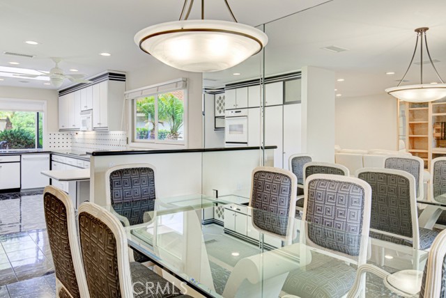 5089 Ovalo, Laguna Woods CA: https://media.crmls.org/medias/96eb275a-c19d-451c-ad20-6dfb04e64d49.jpg