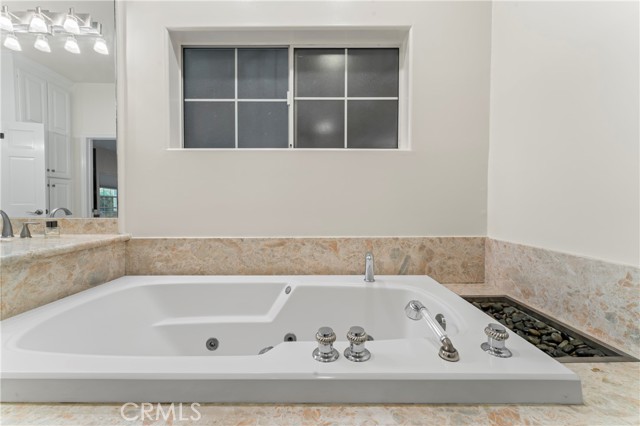 Detail Gallery Image 19 of 51 For 2355 N Beverly Glen Bld, Los Angeles,  CA 90077 - 2 Beds | 3/1 Baths