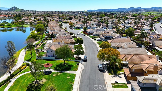 30097 Shoreline Drive, Menifee CA: https://media.crmls.org/medias/96ebdc25-5926-485b-ac1c-e953c6c8cace.jpg