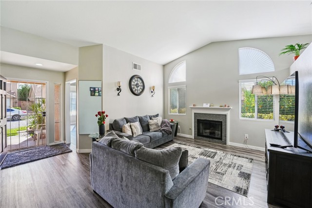 Detail Gallery Image 5 of 25 For 2350 Juneberry, Hemet,  CA 92545 - 2 Beds | 2 Baths