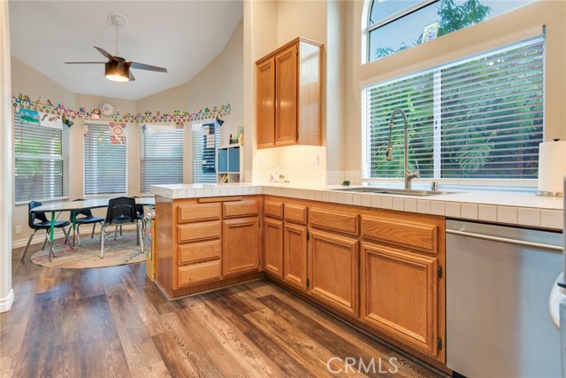 1648 Danbrook Place, Upland CA: https://media.crmls.org/medias/96ec71a7-9794-48e2-8fd3-a2d17b988953.jpg