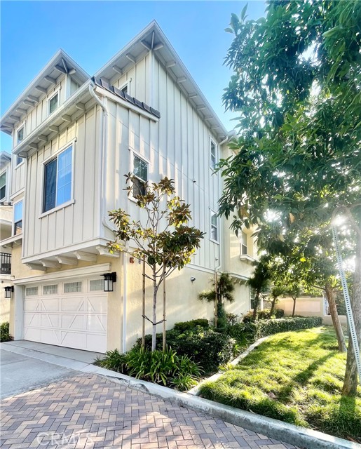 Detail Gallery Image 1 of 13 For 2150 Harmony Way, Costa Mesa,  CA 92627 - 2 Beds | 2/2 Baths