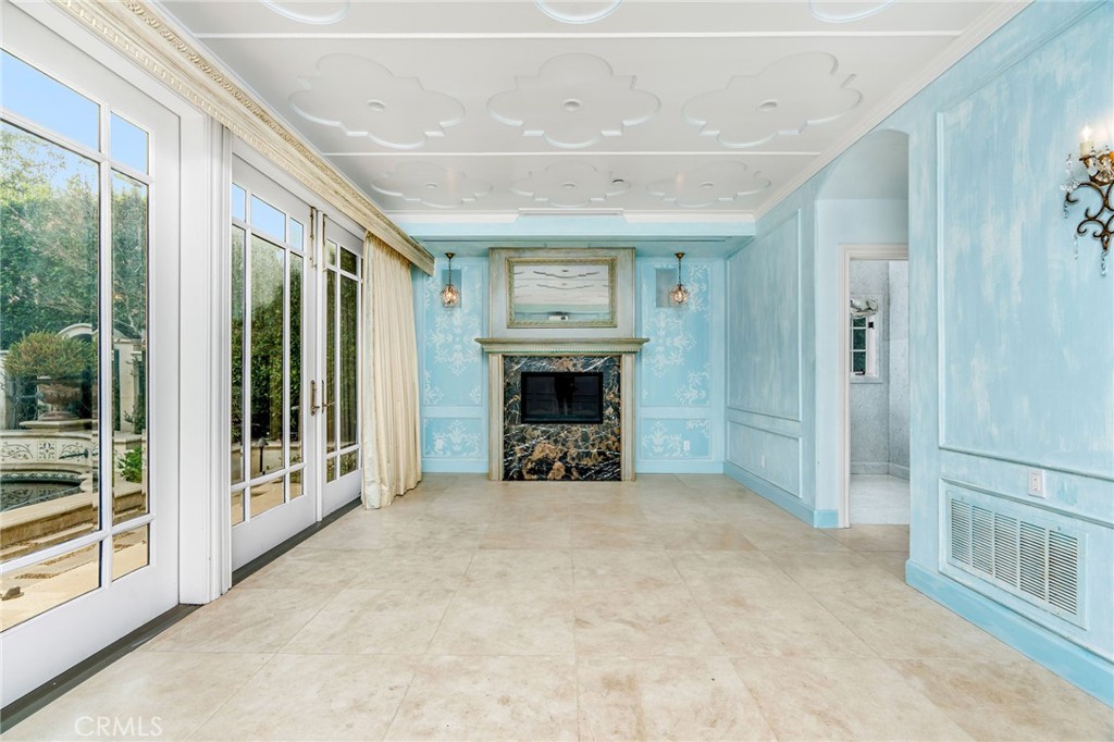 https://media.crmls.org/medias/96ecbd02-685b-4103-aa95-65fa67cc0ebe.jpg?preset=X-Large