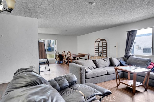 Detail Gallery Image 7 of 46 For 2212 Grant Ave, Redondo Beach,  CA 90278 - – Beds | – Baths