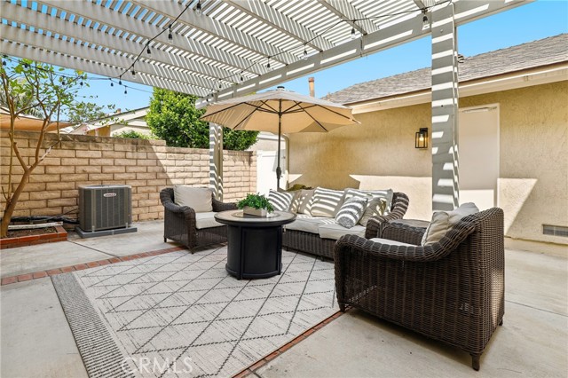 14 Black Oak, Irvine CA: https://media.crmls.org/medias/96edaa5d-60e8-4434-a335-974fc75de83e.jpg