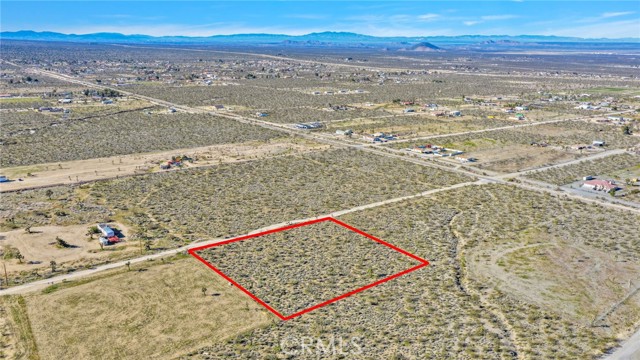 Detail Gallery Image 10 of 14 For 11982 Redwood Rd, Pinon Hills,  CA 92372 - – Beds | – Baths