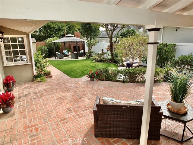 Detail Gallery Image 4 of 44 For 4340 Olive Ave, Long Beach,  CA 90807 - 4 Beds | 3 Baths