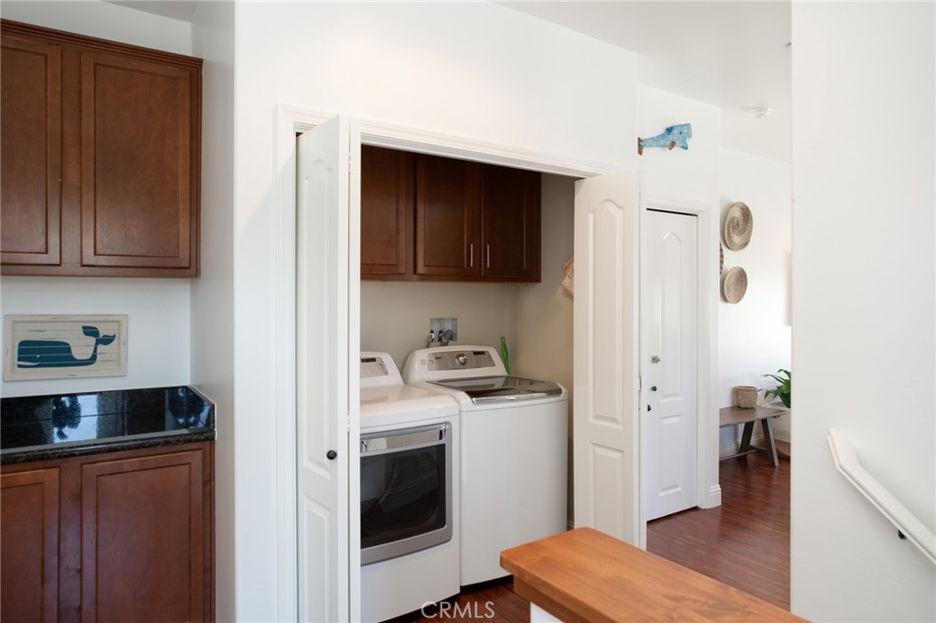 https://media.crmls.org/medias/96ef2c6f-4734-427a-a957-87215956f3ac.jpg?preset=X-Large