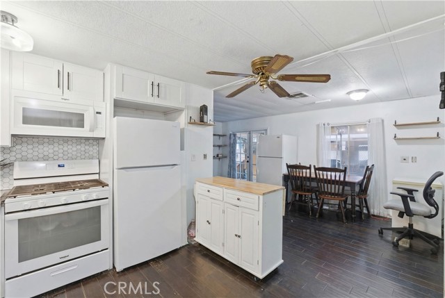 3753 East Ave. I, Lancaster CA: https://media.crmls.org/medias/96efc79a-6380-4d84-ba28-20f97a4ca0f4.jpg