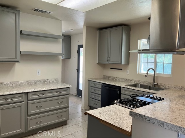 Detail Gallery Image 5 of 20 For 45499 Garden Square, Palm Desert,  CA 92260 - 3 Beds | 2 Baths