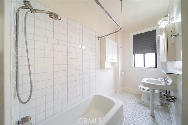 Detail Gallery Image 27 of 34 For 315 W 3rd St #203,  Long Beach,  CA 90802 - 1 Beds | 1 Baths