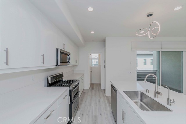 Detail Gallery Image 7 of 52 For 11005 Skyglow Dr, Rancho Cucamonga,  CA 91730 - 3 Beds | 2/2 Baths