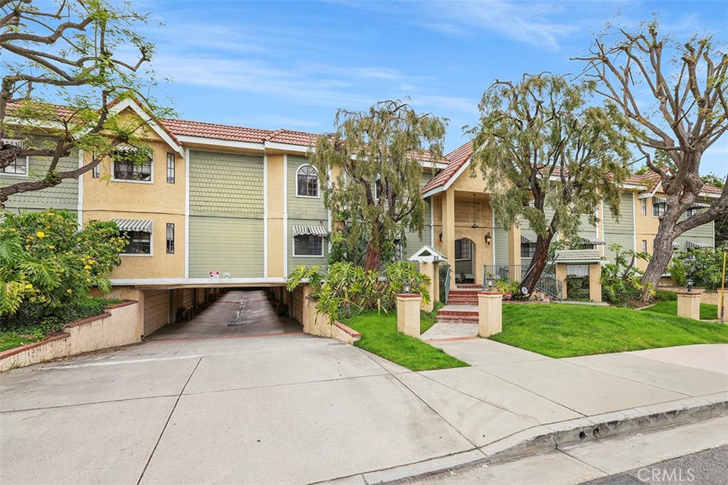 25 Palmetto Drive #E