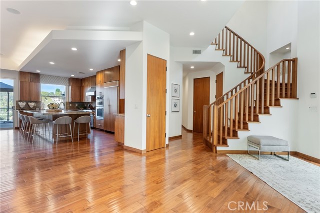 Detail Gallery Image 7 of 26 For 11527 Dona Dolores, Studio City,  CA 91604 - 6 Beds | 7/1 Baths