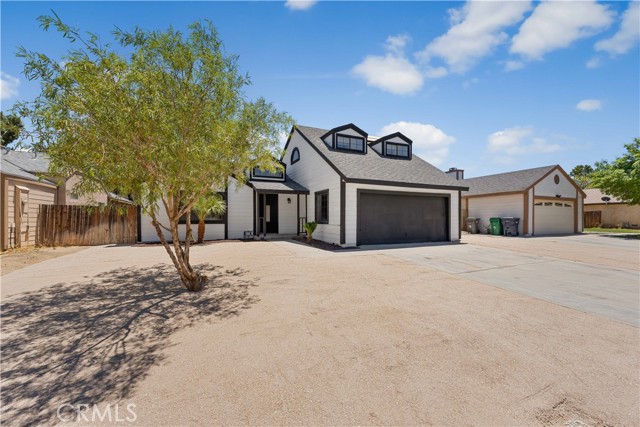 44130 Dahlia Street, Lancaster CA: https://media.crmls.org/medias/96f14576-bd57-4963-a4b2-54cac26dd447.jpg