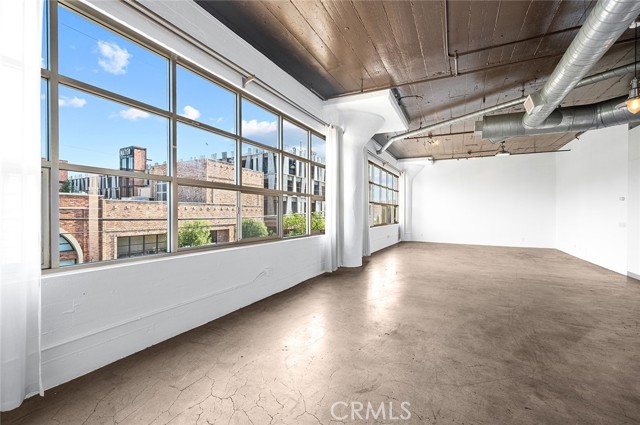 530 Molino Street, Los Angeles CA: https://media.crmls.org/medias/96f2250c-ac2d-408b-a53a-0cb264033b32.jpg