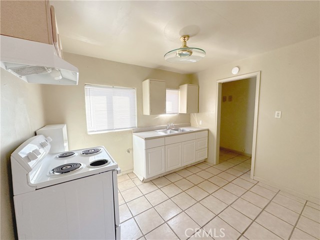 Detail Gallery Image 6 of 13 For 1115 Front St, Needles,  CA 92363 - 5 Beds | 2 Baths