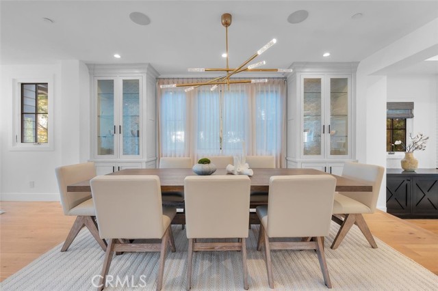 Detail Gallery Image 25 of 75 For 676 18th St, Manhattan Beach,  CA 90266 - 6 Beds | 6/2 Baths