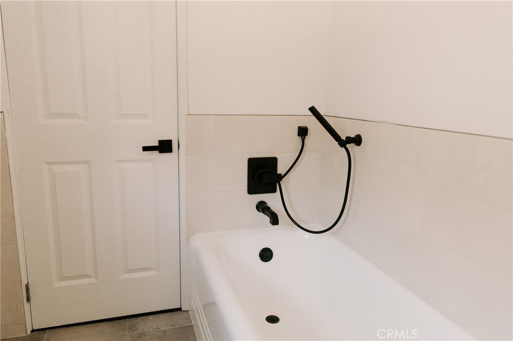 https://media.crmls.org/medias/96f49d66-e91b-4edb-b254-e81b25842b33.jpg?preset=X-Large