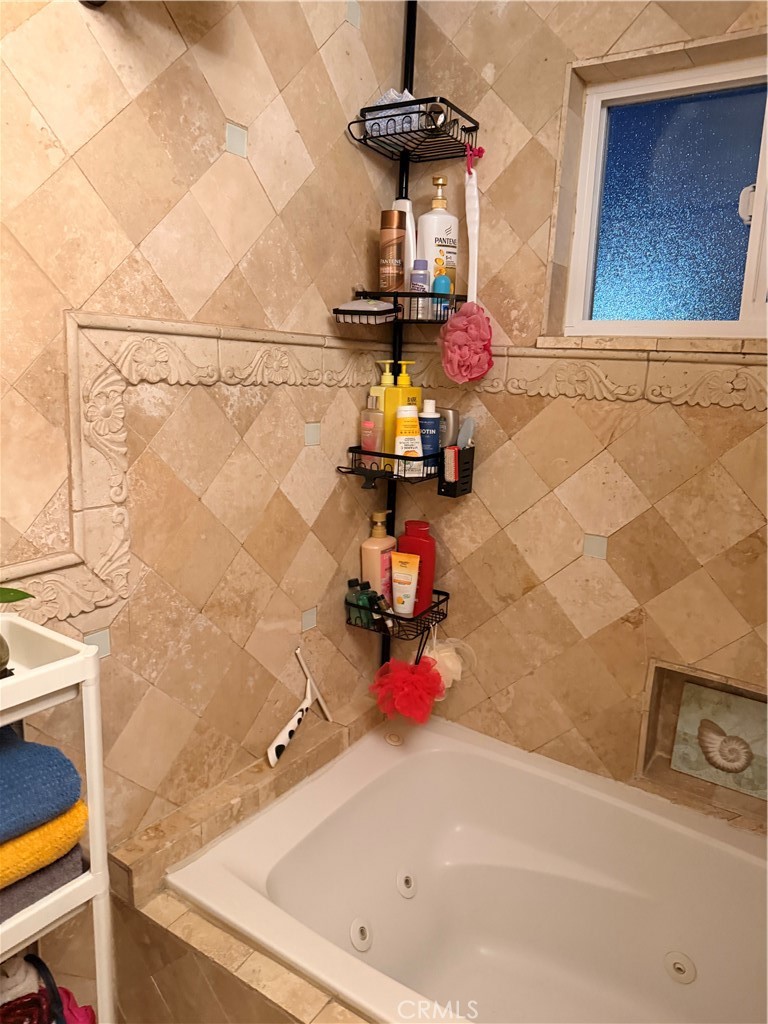 https://media.crmls.org/medias/96f4ec97-2c96-4fd0-84fe-58bb45a3f5ed.jpg?preset=X-Large