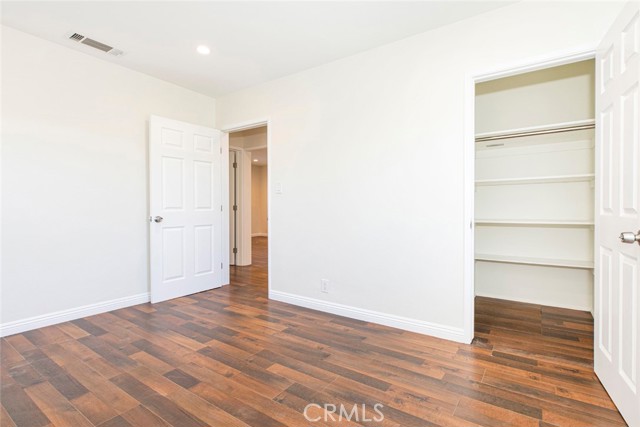 Detail Gallery Image 21 of 29 For 17425 Emelita, Encino,  CA 91316 - 2 Beds | 1 Baths