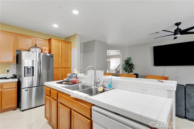 Detail Gallery Image 9 of 35 For 18261 Laguna Pl, Fontana,  CA 92336 - 4 Beds | 2/1 Baths