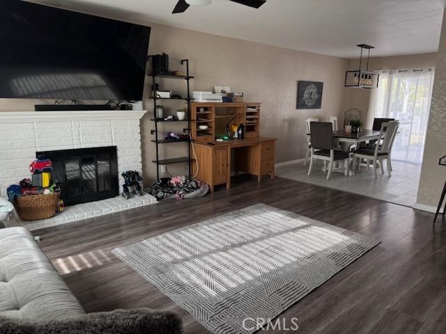 https://media.crmls.org/medias/96f79ddb-a4b2-4481-bd78-5f25ba760397.jpg?preset=X-Large