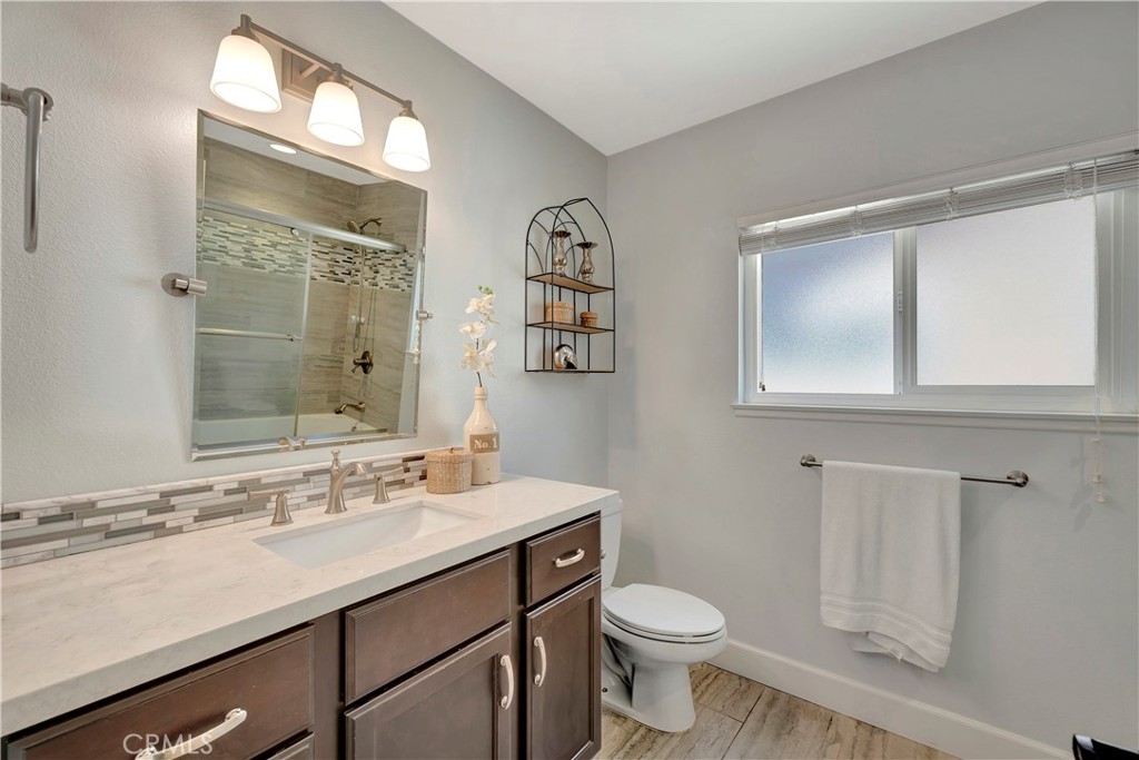 MLS #OC25183386 img 24