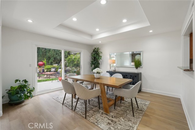 Detail Gallery Image 14 of 62 For 18760 Wells, Tarzana,  CA 91356 - 5 Beds | 4 Baths