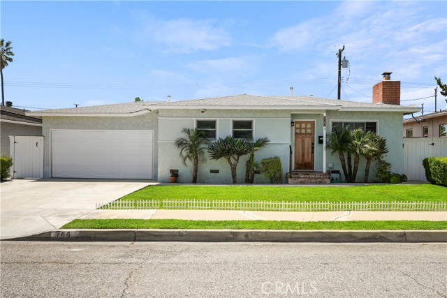 744 N Russell Drive, Orange CA: https://media.crmls.org/medias/96f9daec-98c7-4eff-af2e-76be87994ee6.jpg