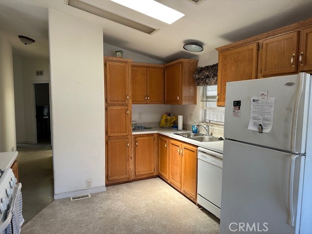 907 Ironwood Lane, Fountain Valley CA: https://media.crmls.org/medias/96fa2747-2154-49eb-9671-9ee341793a90.jpg